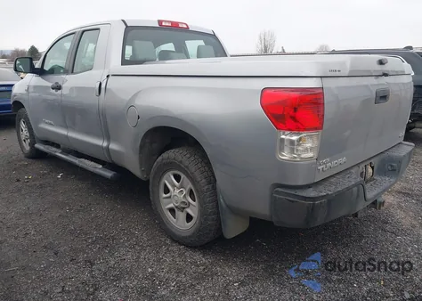 2010 Toyota Tundra Grade 4.6L V8 z USA, uszkodzony, nr VIN 5TFUM5F11AX006627